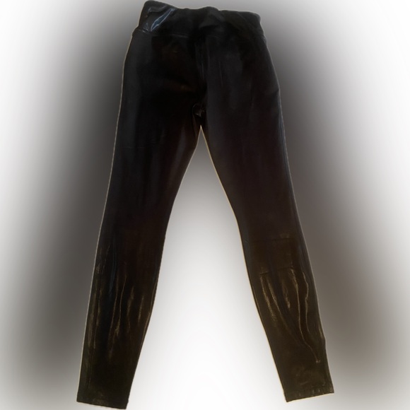 Women’s Faux Leather Leggings - Picture 3 of 3